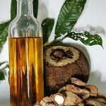 روغن بادام برزیلی در کنار مغز خام بادام آمازون